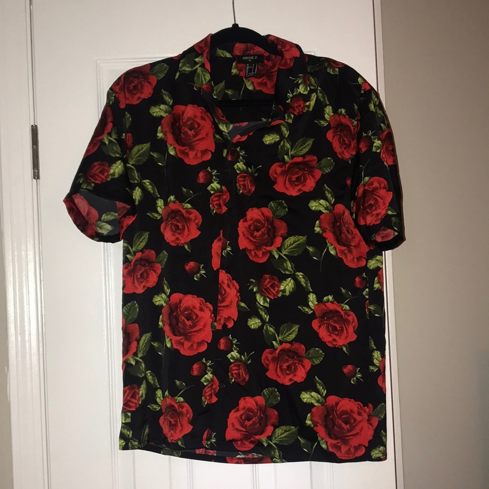 Men rose shirt.